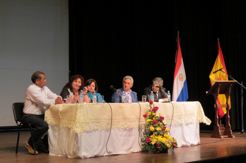 Don Hipólito Acevei, presidente de la FAPI; Gloria Rubín, ex ministra de la Mujer; Marta Lafuente, ministra de Educación; y el arquitecto Jorge Rubiani. 